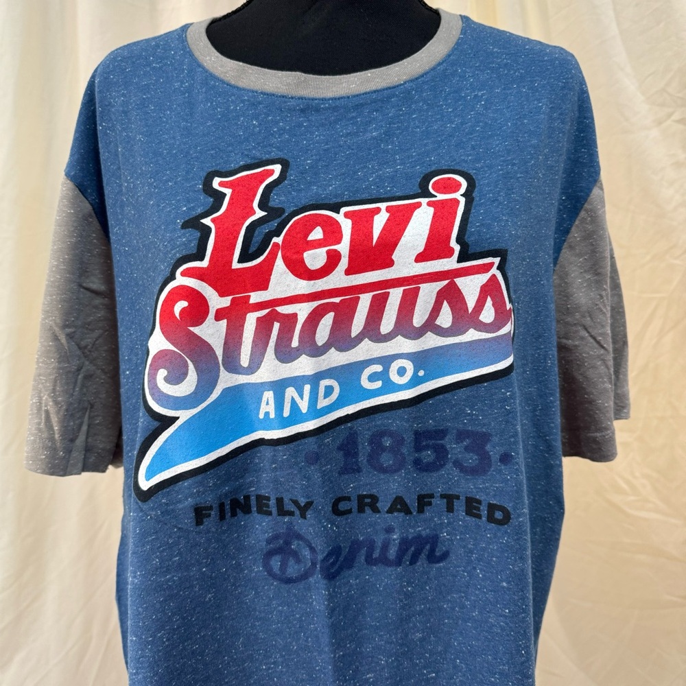 LEVI’S NWOT Crewneck Logo Graphic Print TShirt